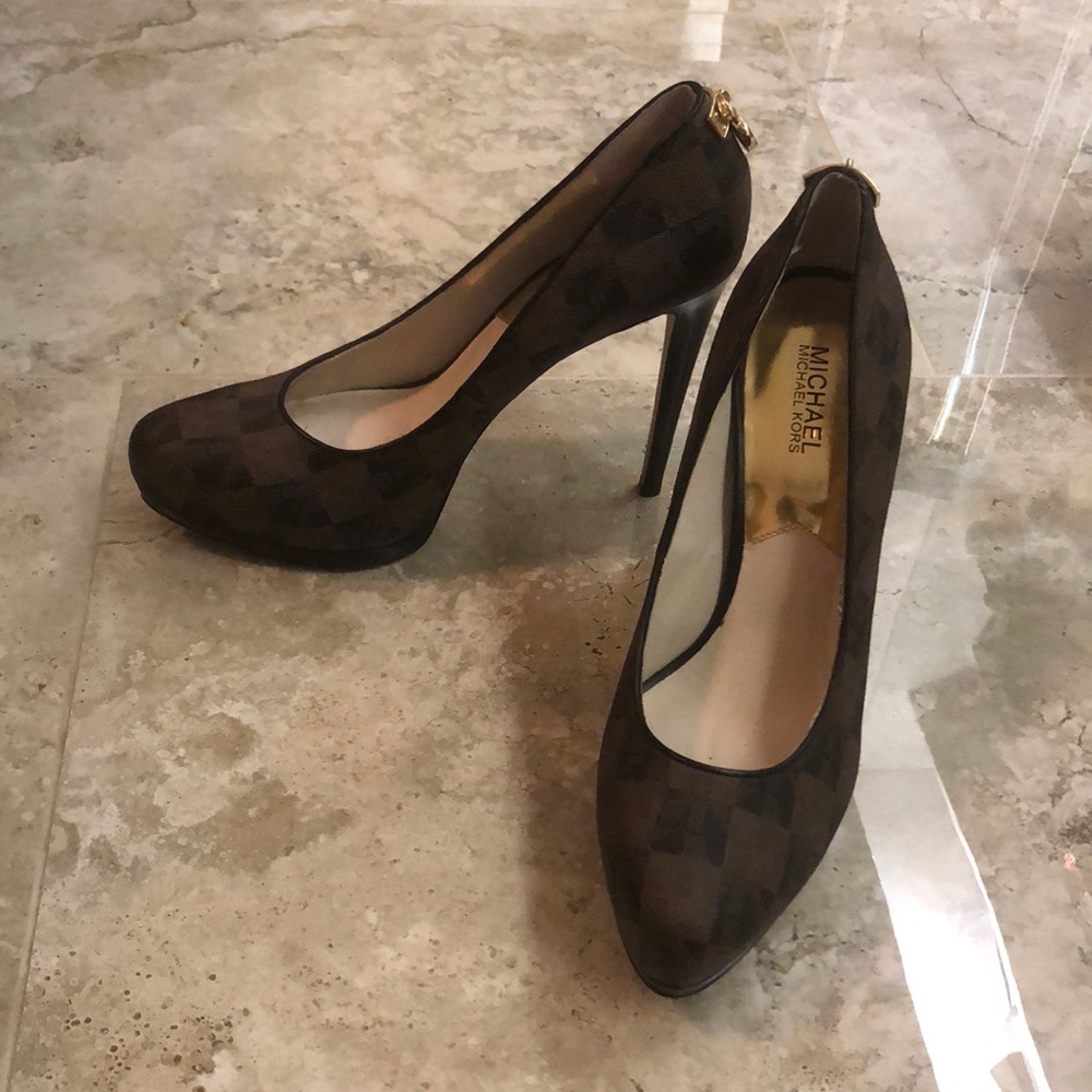 Michael kors size 11 but runs smaller